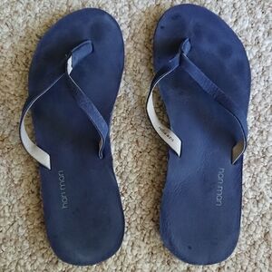 Hari Mari Navy Meadows Flip-Flop size 8